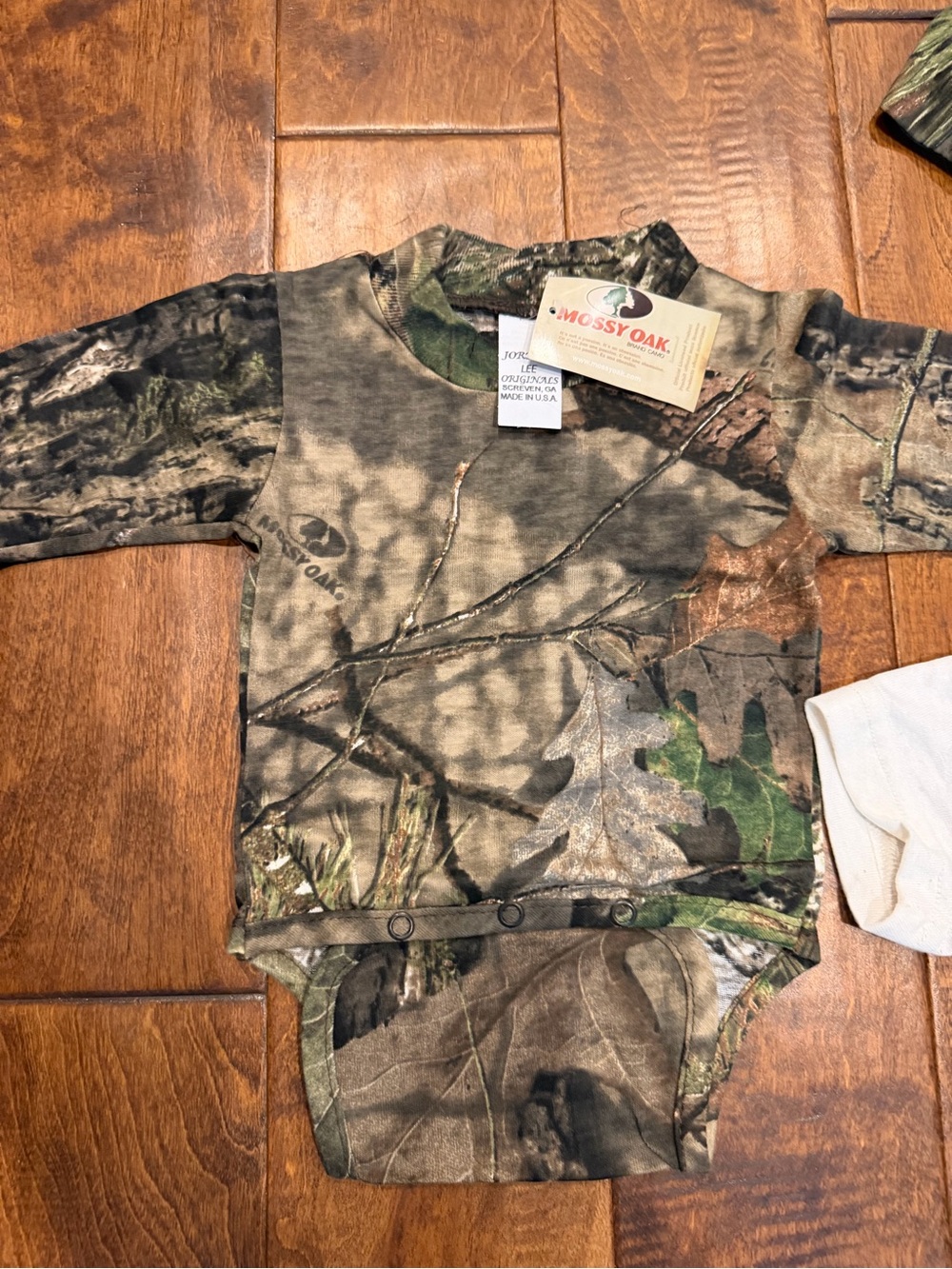 6 Piece Set Of REALTREE Mossy Oak Newborn 0-6 Months Camo Outfits NWT - Picture 3 of 12